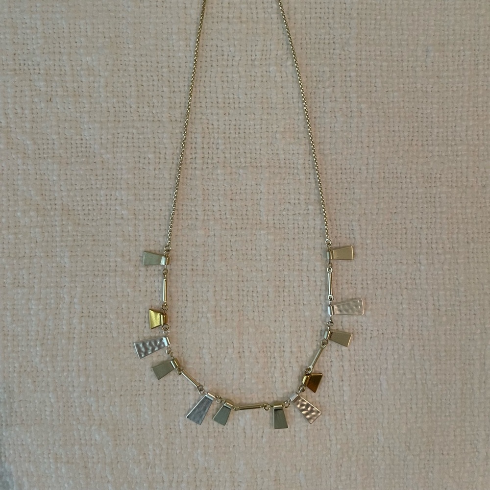 Kendra Scott necklace